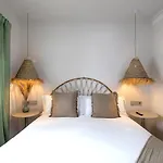 Montroig 5 Boutique Sitges