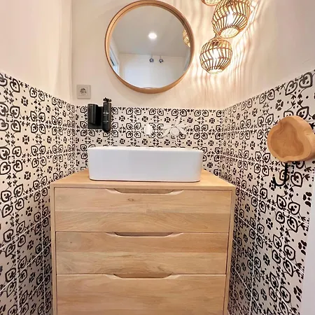 Апарт-готель Montroig 5 Boutique 4*