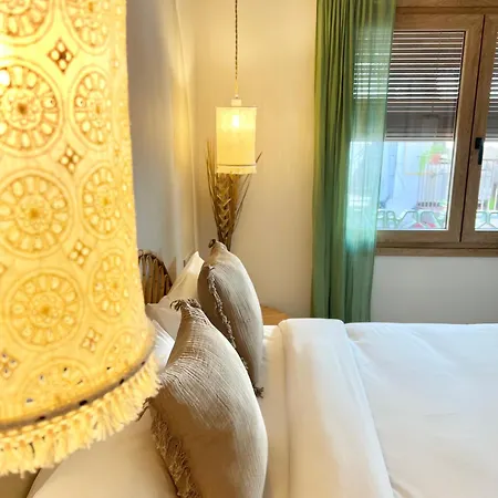 Montroig 5 Boutique Апарт-отель