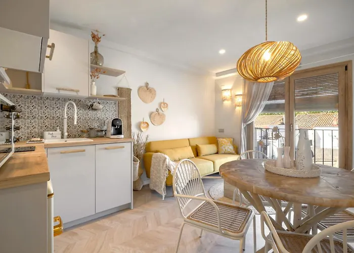 Montroig 5 Boutique Aparthotel