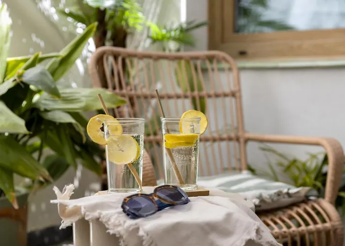 Montroig 5 Boutique Сиджес