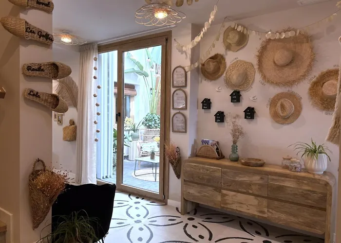 Montroig 5 Boutique Апарт-отель Сиджес