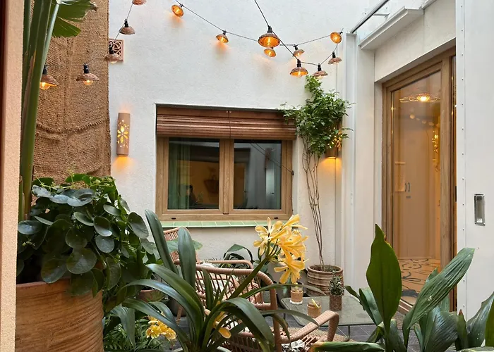 Апарт-отель Montroig 5 Boutique 4*