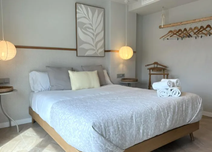 Montroig 5 Boutique Апарт-отель 4*