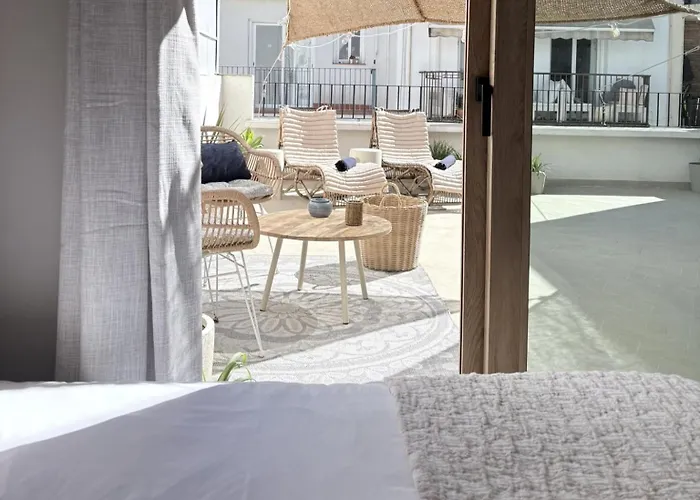 Апарт-отель Montroig 5 Boutique 4*